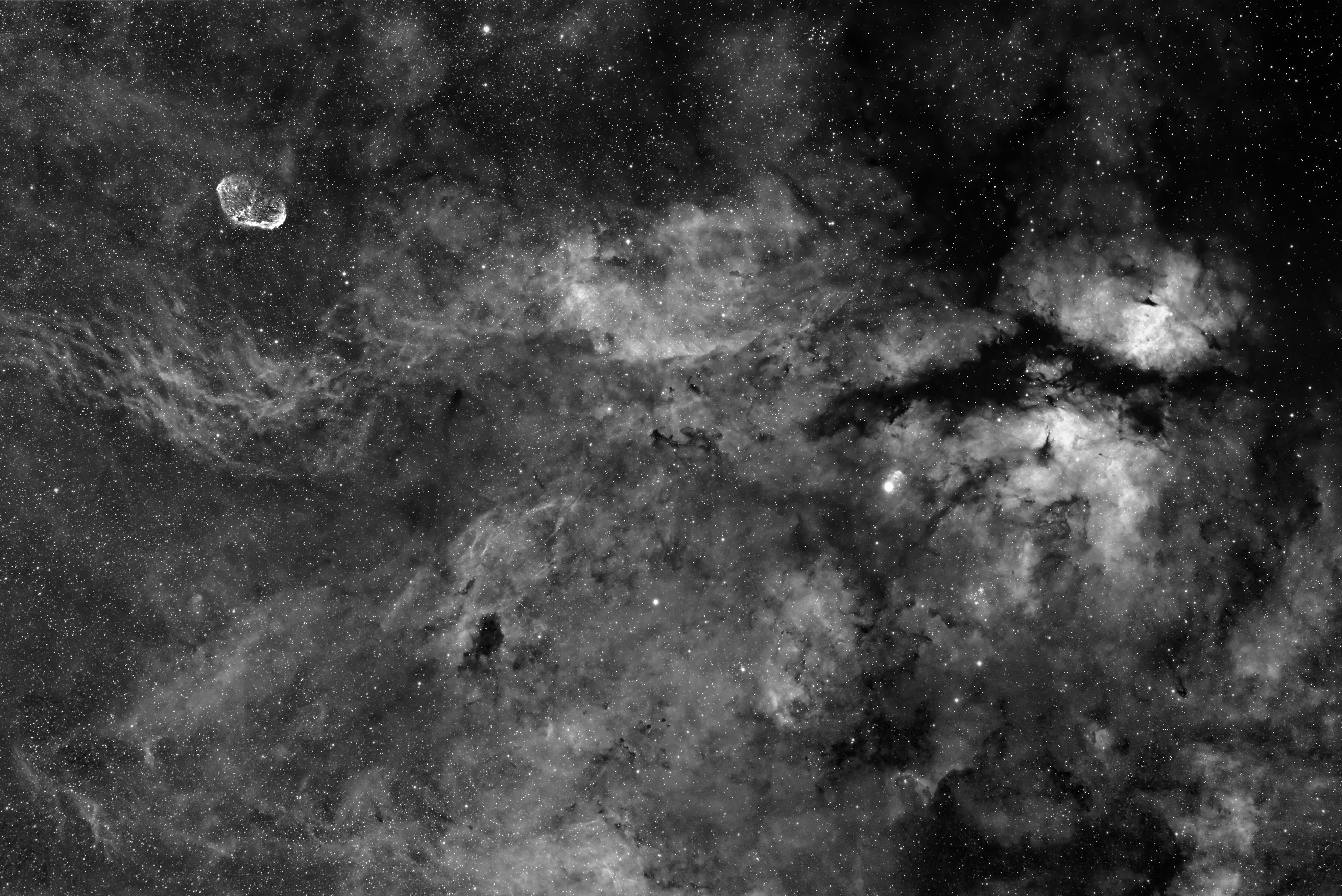 NGC6910 Ha FSQr Aug10